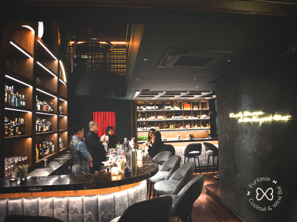 Không gian của Funtasia Cocktail & Wine Bar